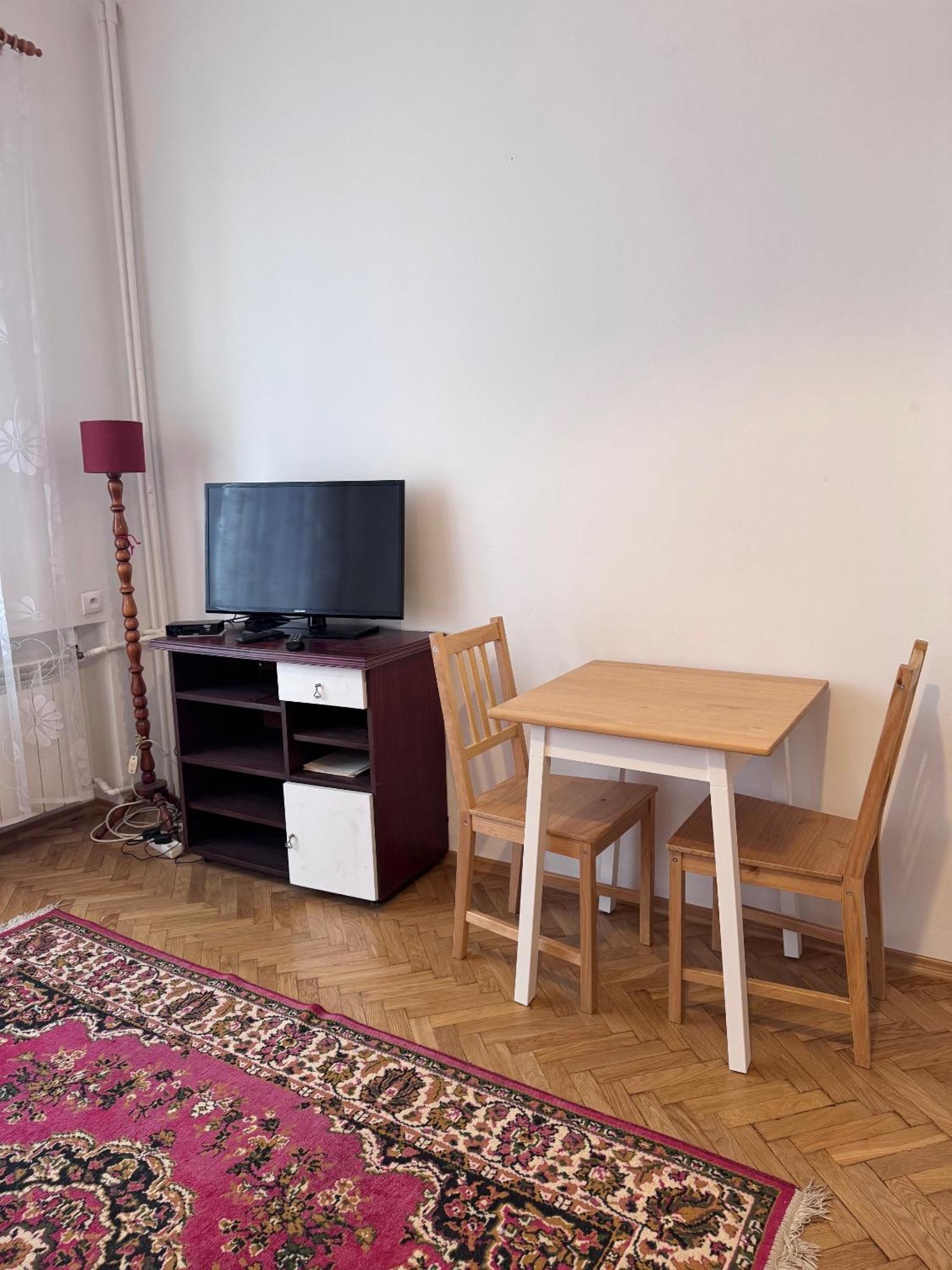 Pokoj 10 Min Metro Dworzec Wilenski Homestay Warsaw